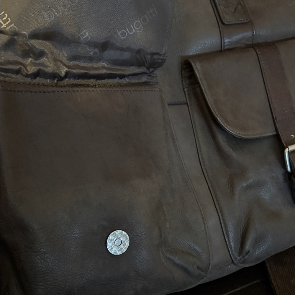 Bugatti Handbag - Picture 7 of 7